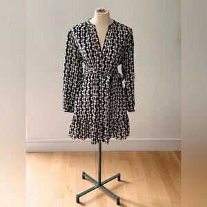 Zara Black and White Geometric Long Sleeve Dress